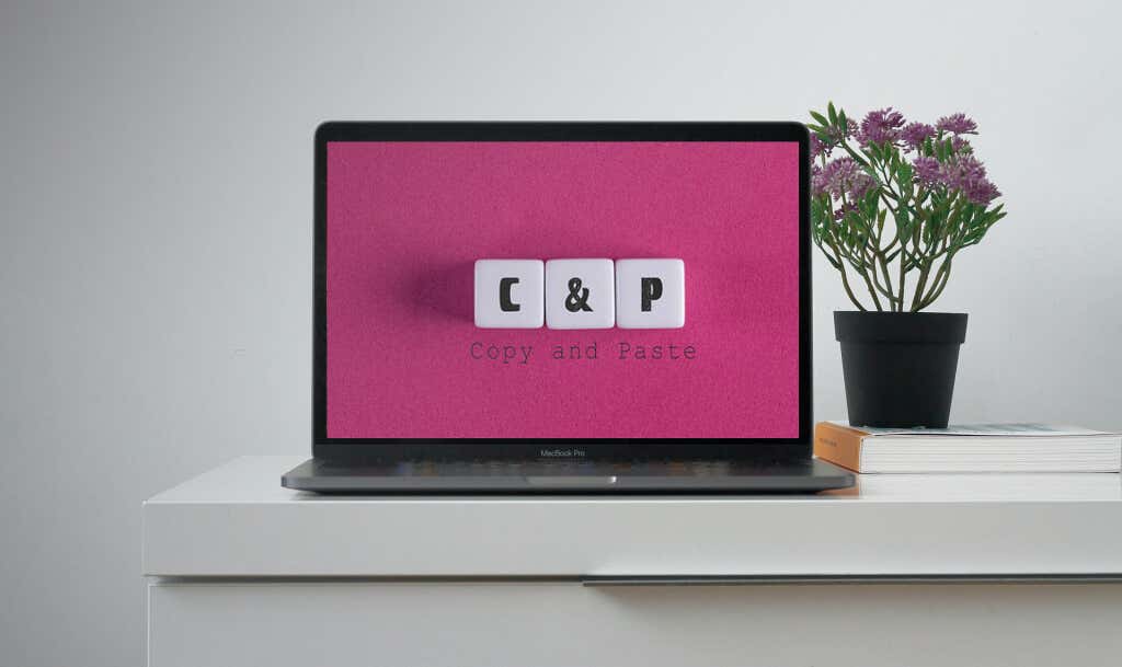 "Copy & Paste" on a laptop screen 